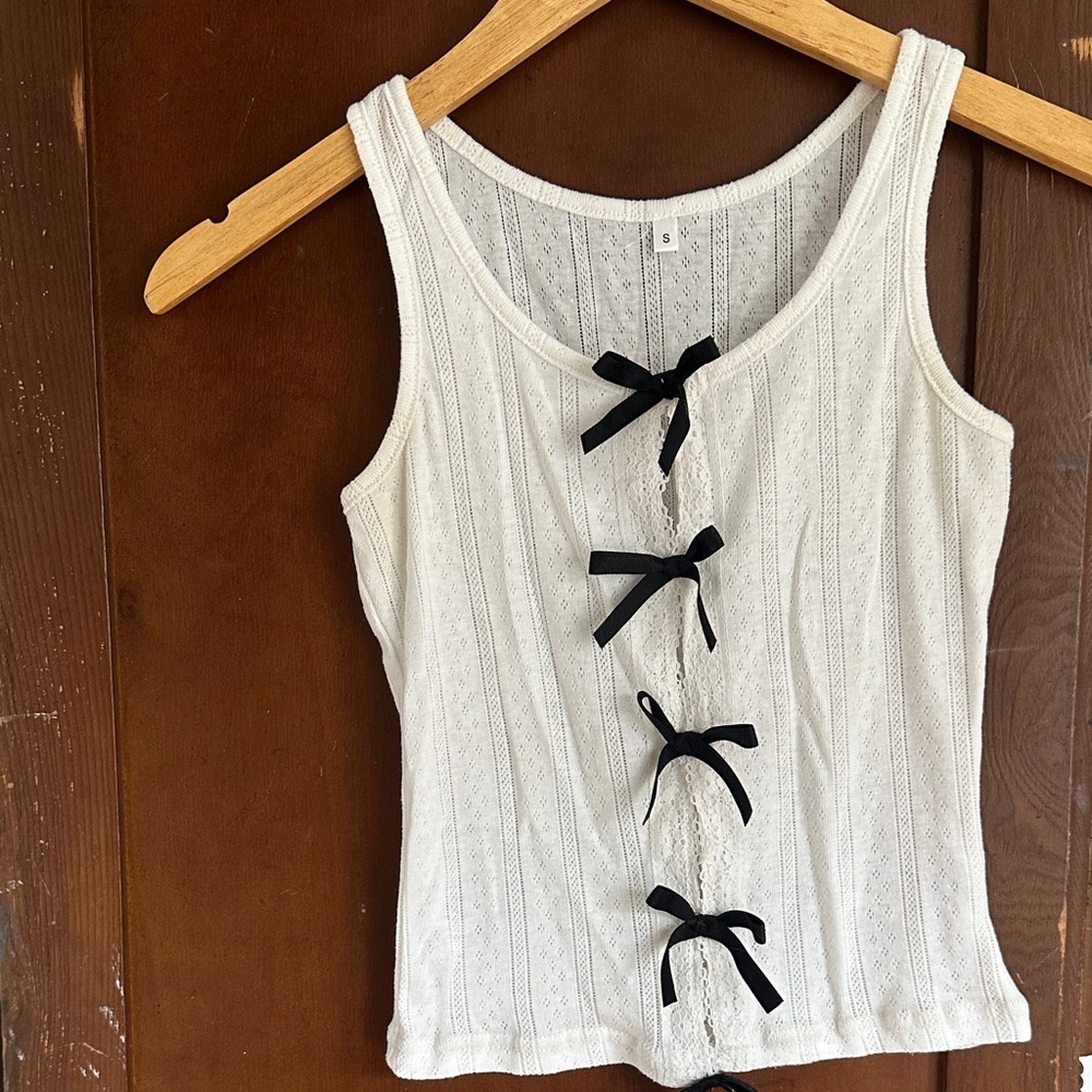 White lace tank with black bows